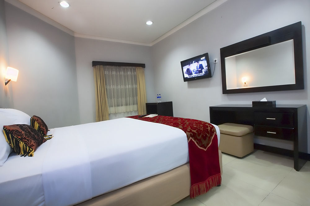 Celebes Hotel 2*